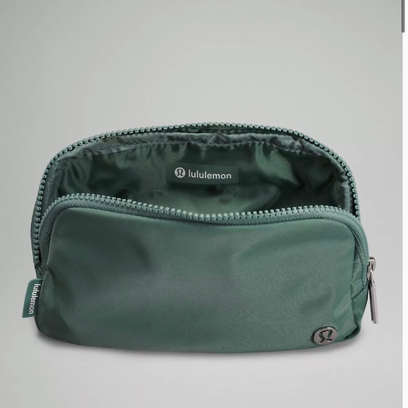 NWT (LAST ONE) Lululemon Everywhere Belt Bag in Tidewater Teal 😍 - Picture 2 of 6